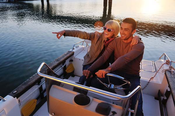 Citas romanticas en veleros exclusivos
