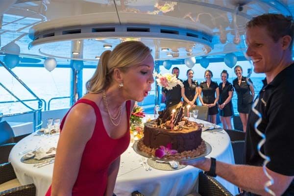 cumpleanos de lujo en yates