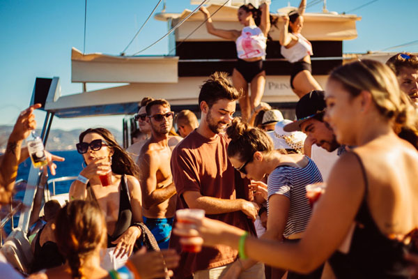 diversion con amigos en los cabos