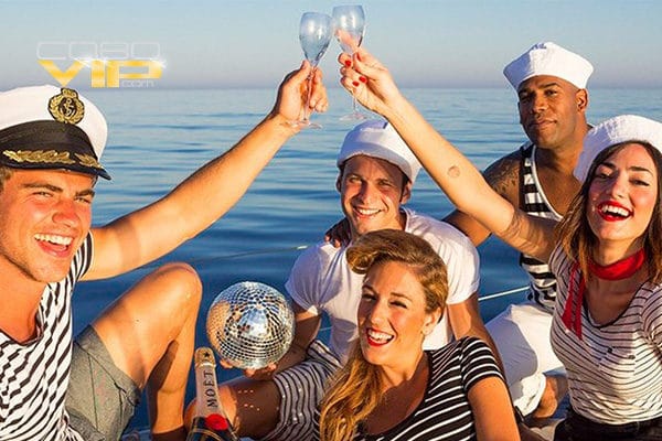 fiesta en bote en los cabos