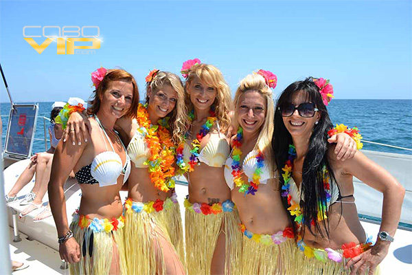 Catamaran mediano para Despedida de Soltera en Cabo