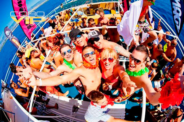 Catamaranes para fiestas en Cabo San Lucas