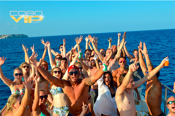 Fiesta de Fin de Cursos abordo de Yate en Cabo