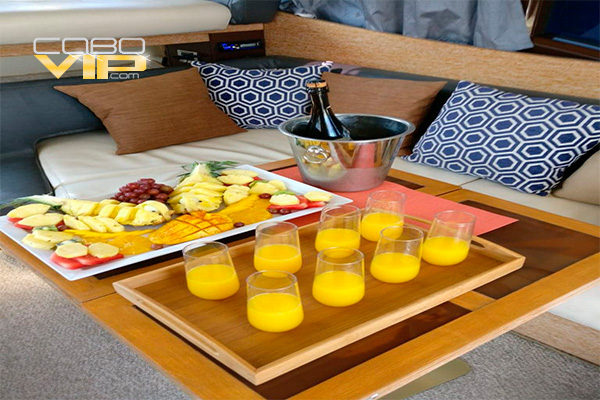 Vacaciones con Amigas abordo de Yate en Cabo