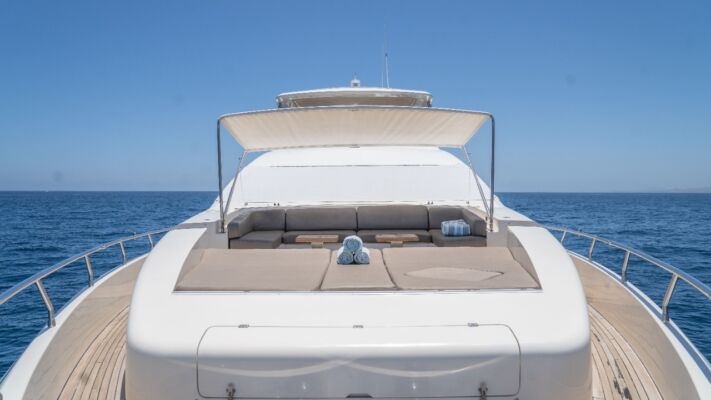 renta de yates en El Centenario